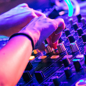 Event DJ Service für Hochzeiten und Firmenfeiern inkl. Lichttechnik und Tontechnik, Entertainemt, rundum Service